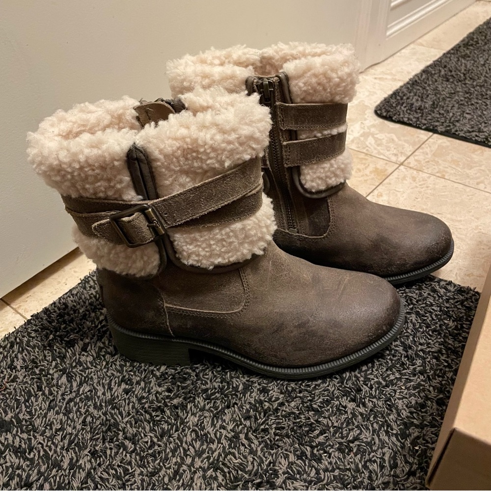 NIB UGG Blayre iii